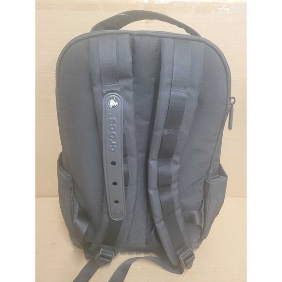 NWT Crocs Classic Backpack, Black, One Size - Picture 2 of 3